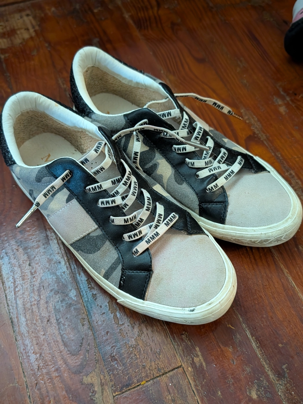 Woman Casual Low-Top Sneakers Camo